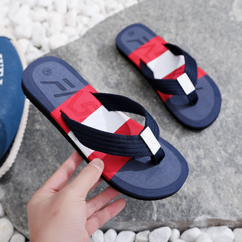Summer new color matching trendy men's flip-flops, fashionable and casual indoor and outdoor beach sandals and slippers directly supplied from the manufacturer