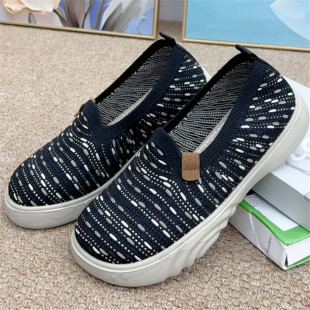 Spring 2025 New Old Beijing Cloth Shoes Slip-on Breathable Comfortable Casual Shoes Soft Sole Non-slip Mom Shoes