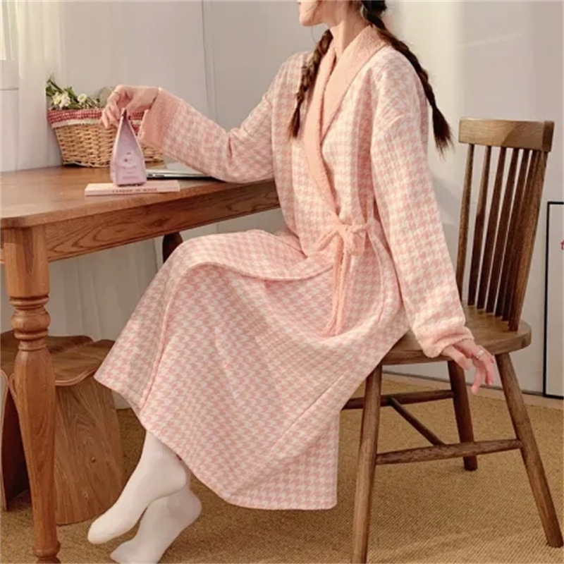 Autumn and Winter extra large sandwich air cotton nightdress V-neck invisible nursing mouth nursing maternity clothes pajamas home Autumn and Winter extra large sandwich air cotton nightdress V-neck invisible nursing mouth nursing maternity clothes pajamas home