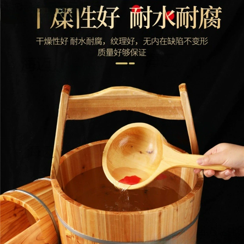 Старинный деревянный ведро? handheld spoon