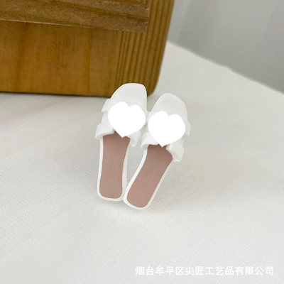 Popular car air freshener, realistic: Car Perfume Aromatherapy - milky-white-slippers