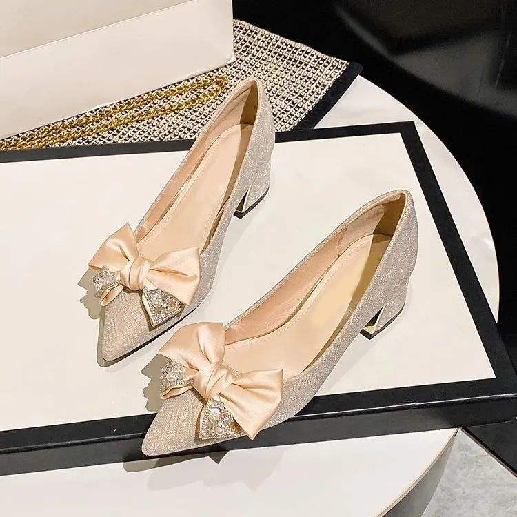 法式高跟鞋粗跟尖头单鞋女2025年新款春秋气质大码女鞋中跟婚鞋子