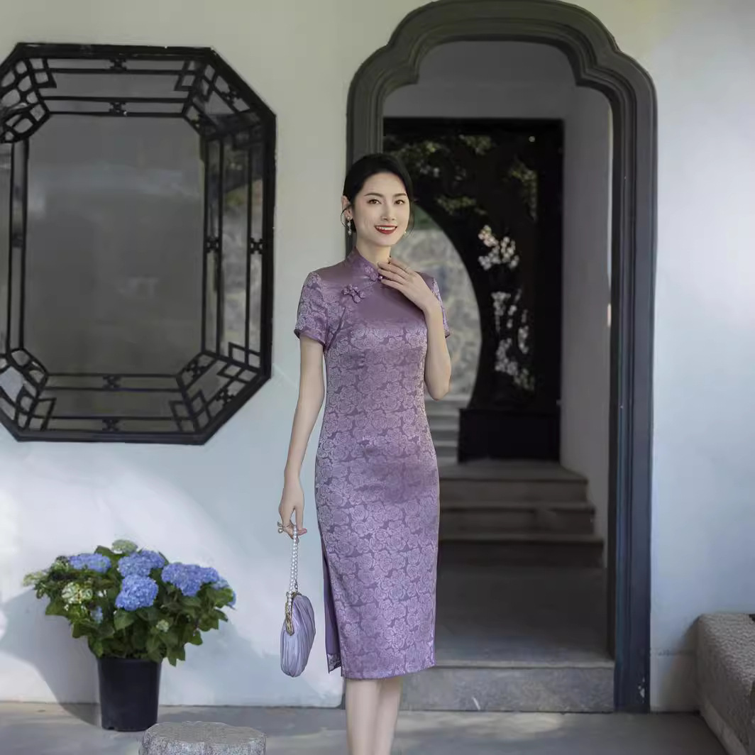 Fashionable improved jacquard satin cheongsam 2024 spring and summer new young lady college entrance examination mom cheongsam dress slimming high-end