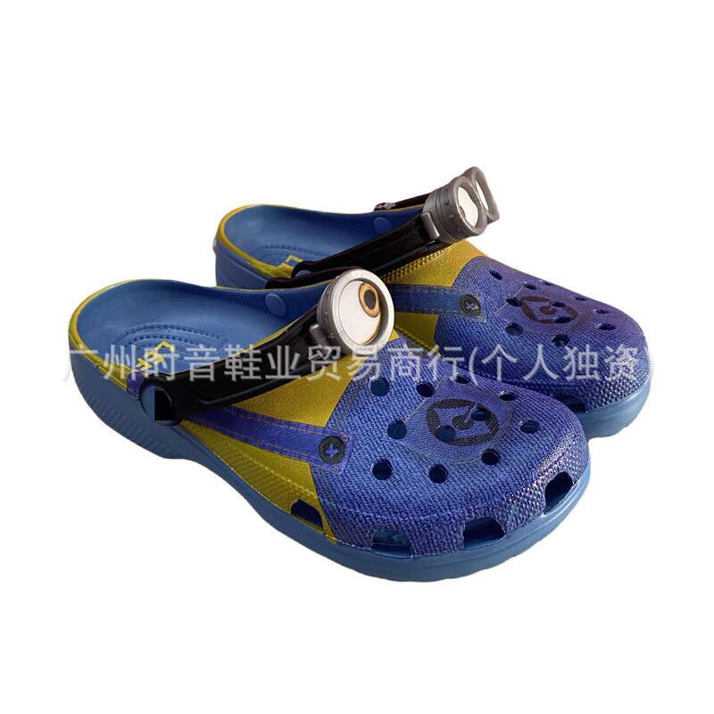 2025 New Minion Glasses Style Crocs Parent-Child Shoes Despicable Me Beach Closed-Toe Sandals Men's Slippers