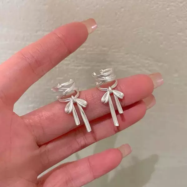 Gentle and Elegant Ballet Style Ribbon Bow Ear Clip Women's Unique Fashion Smart Tassel Ear Accessories without Ear Holes