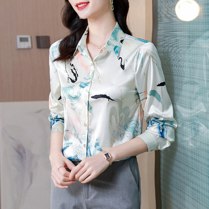 Fashionable elegant comfortable shirt