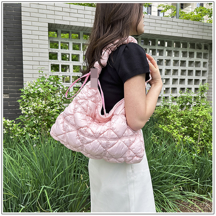 Wandering Cloud Bag Bubble Pleated Shoulder Crossbody Bag Handbag_voghion.com