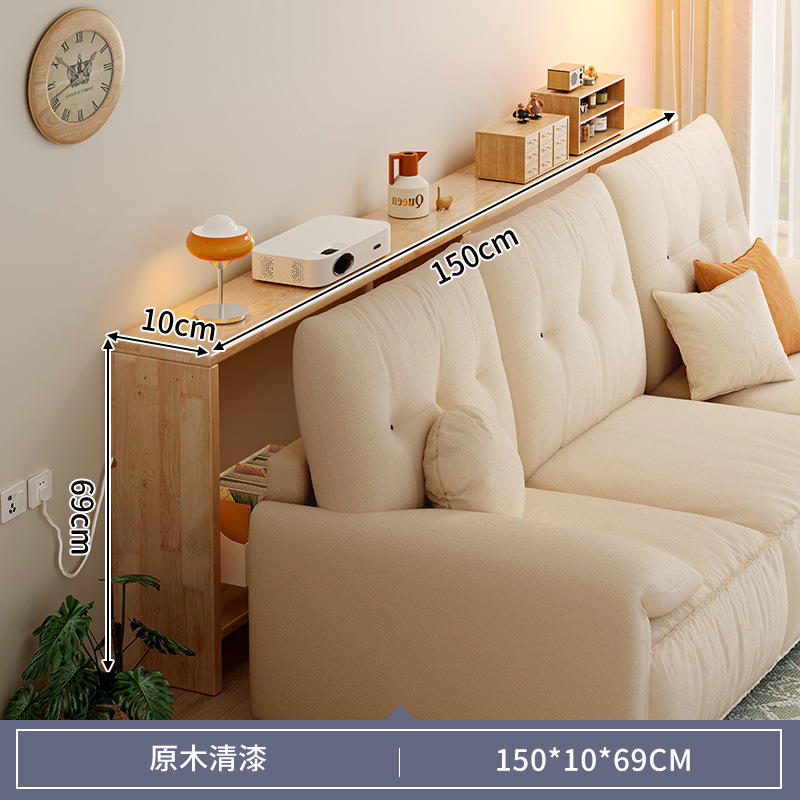木製のソファーの後ろの棚の長い棚は壁に寄りかかっています。|undefined