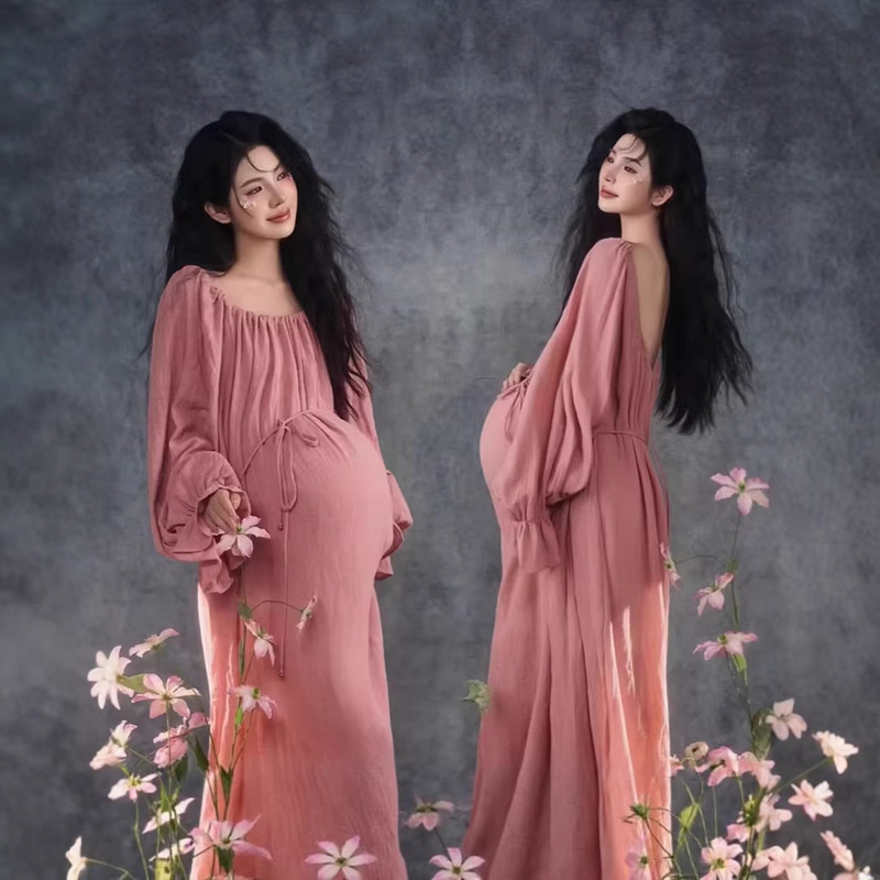 Photo Studio's New Maternity Photography Clothing, Vintage-Themed Outfits for Photo Shoots, Simple Indoor High-End Pink Dress Photo Studio's New Maternity Photography Clothing, Vintage-Themed Outfits for Photo Shoots, Simple Indoor High-End Pink Dress