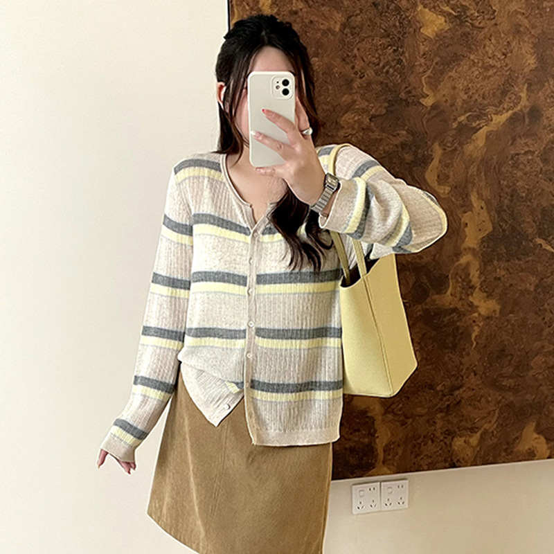 Plus-size women's V-neck striped knitted cardigan, 2026 autumn collection, thin and gentle style, slimming jacket for plus-size women 25119