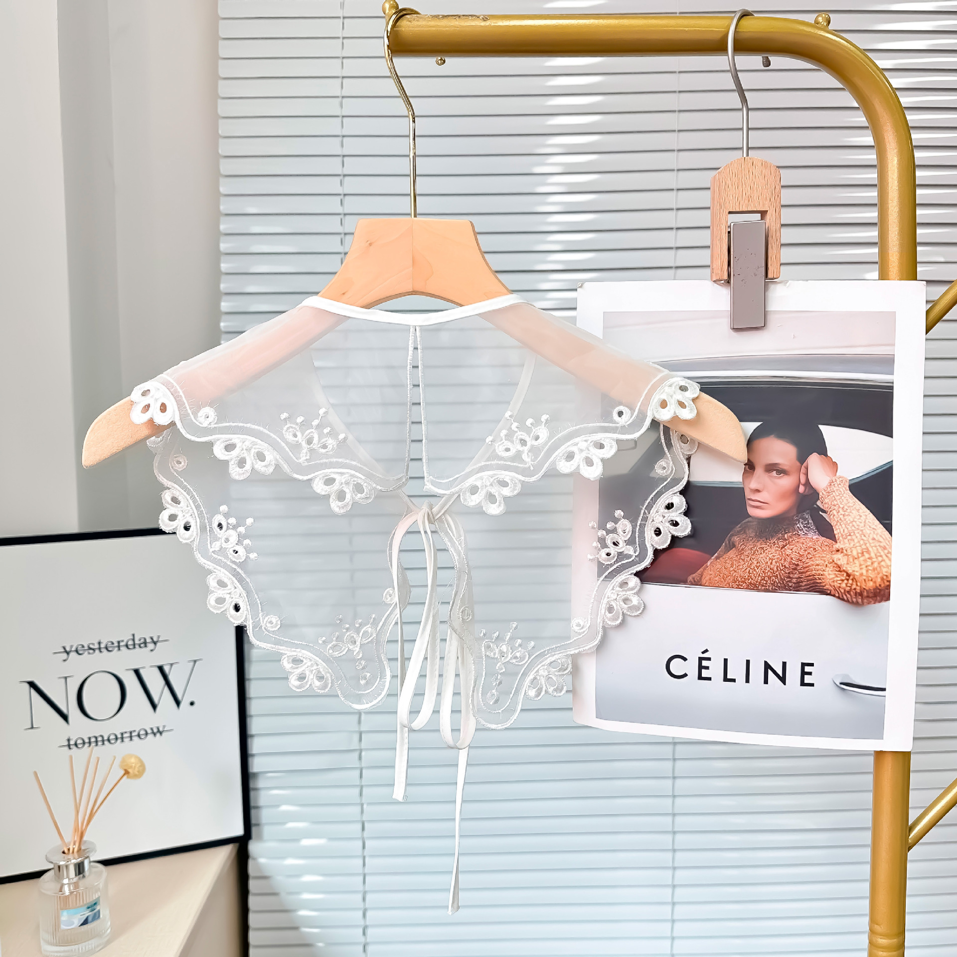 Ogan blanco bordado encaje de cuello falso mujer correa transparente decoración de collar suéter vestido con accesorios