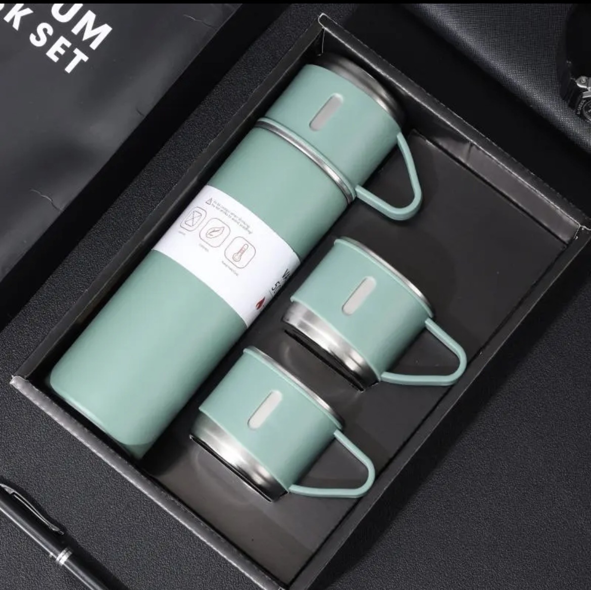 Regalo Taza de aislamiento de acero inoxidable 304 Taza de agua de negocios Una taza Juego de caja de regalo portátil de tres cubiertas Logotipo imprimible