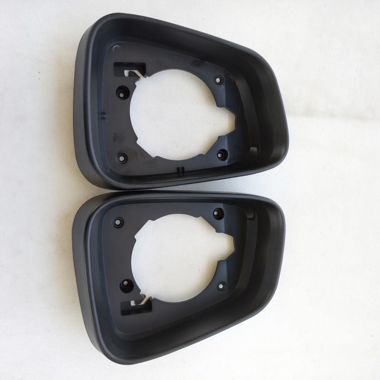 Suitable for Buick Encore, Chevrolet Trax 13-18 models, Opel Mokka X mirror frame, reversing rearview mirror frame