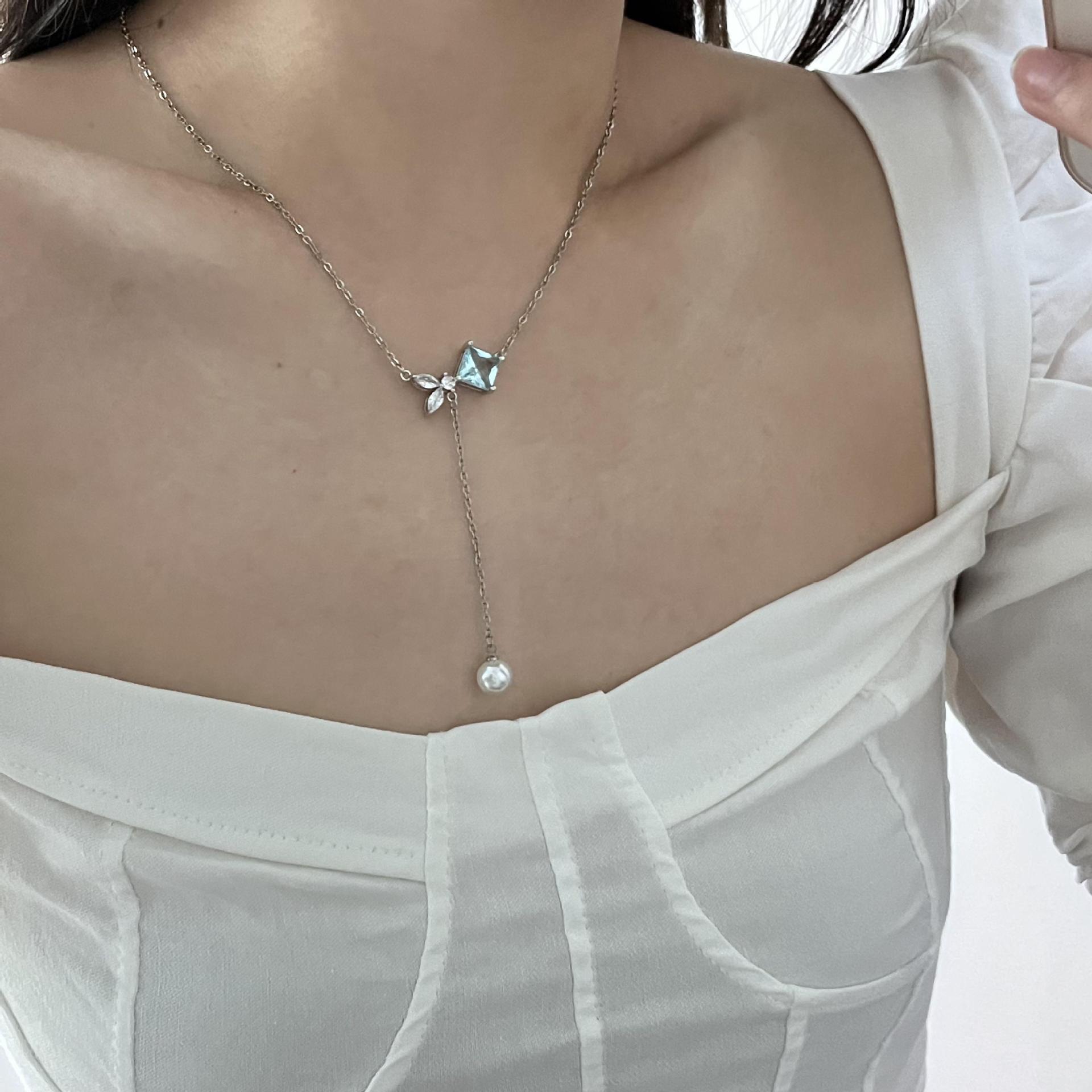 Womenu0027S Elegant Geometric Alloy Necklace Inlay Zircon Necklaces