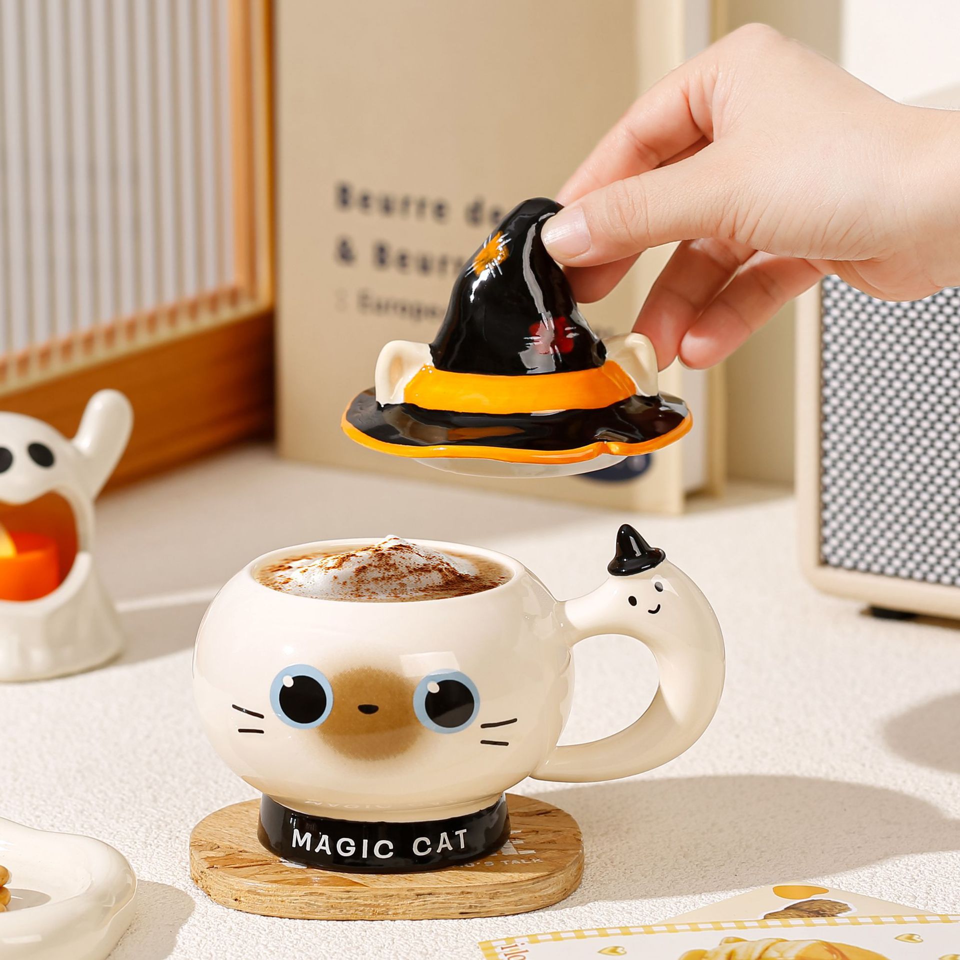 Bonito extraño sombrero mágico gato taza de cerámica de alto valor facial taza de agua con cuchara cubierta regalo de cumpleaños creativo