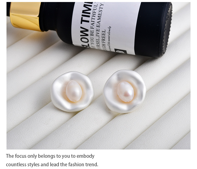 Holiday, Daily Occasion Freshwater Pearl, Copper Material 1 Pair Freshwater Pearl Copper Geometric Ear Studs