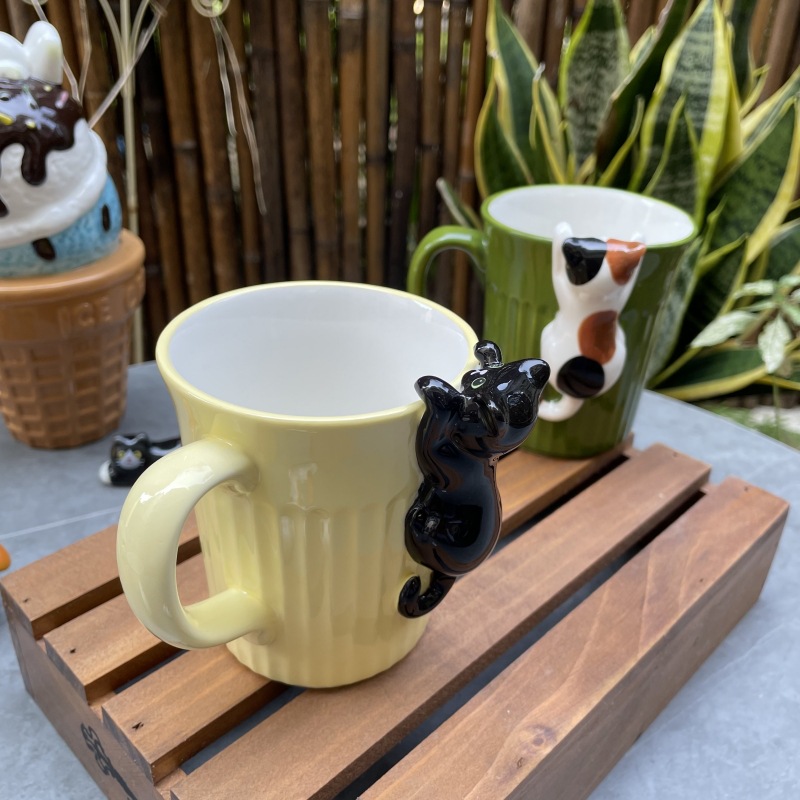 Echa un vistazo a la taza de cerámica para gatos, alto valor facial, textura encantadora, taza de café tridimensional para gatos.