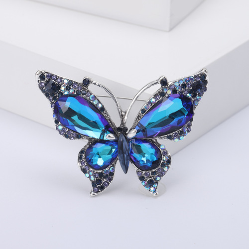 New fashion high-end crystal butterfly brooch, feminine personality, cardigan, coat, suit accessories, anti-exposure collar pin
