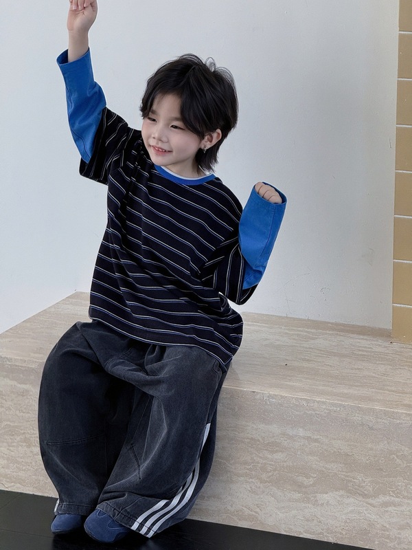 子供トレーナー 2025 秋スタイル韓国風偽ツーピースカジュアルトップス男の子と女の子のためのレトロファッション西洋スタイルアメリカンレトロ|undefined