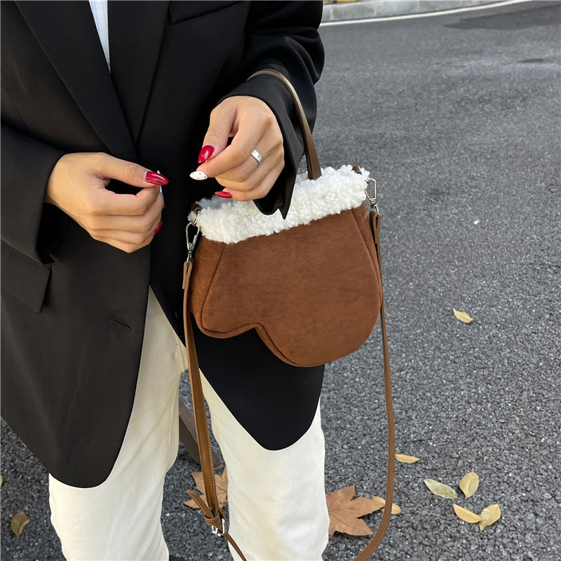 bag秋冬新款羊羔毛手套包女复古鹿皮绒手挽手提包毛绒单肩斜挎包