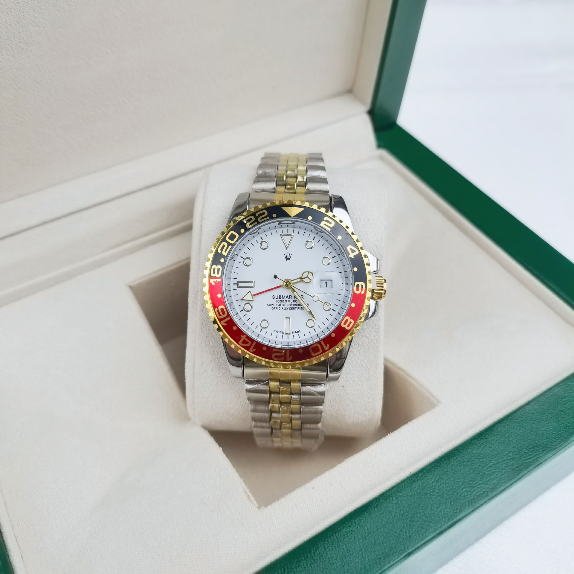 Four-pin coke circle, five beads, gold, black and red circle, white surface