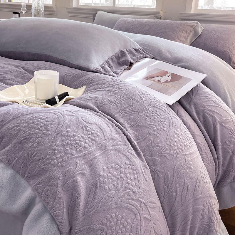 Una clase de madres y bebés tallado seda seda