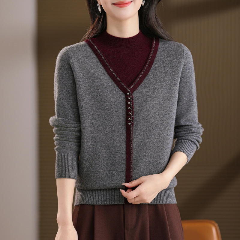 2025 New Autumn and Winter Pure Wool Short Style Inner Layering Mother's Wear Bottoming Shirt Fashionable Elegant Sweater Women's Top
