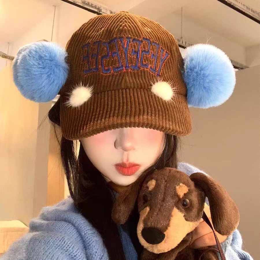 可爱毛球灯芯绒刺绣棒球帽女秋冬宽帽檐显脸小鸭舌帽小众咖色帽子