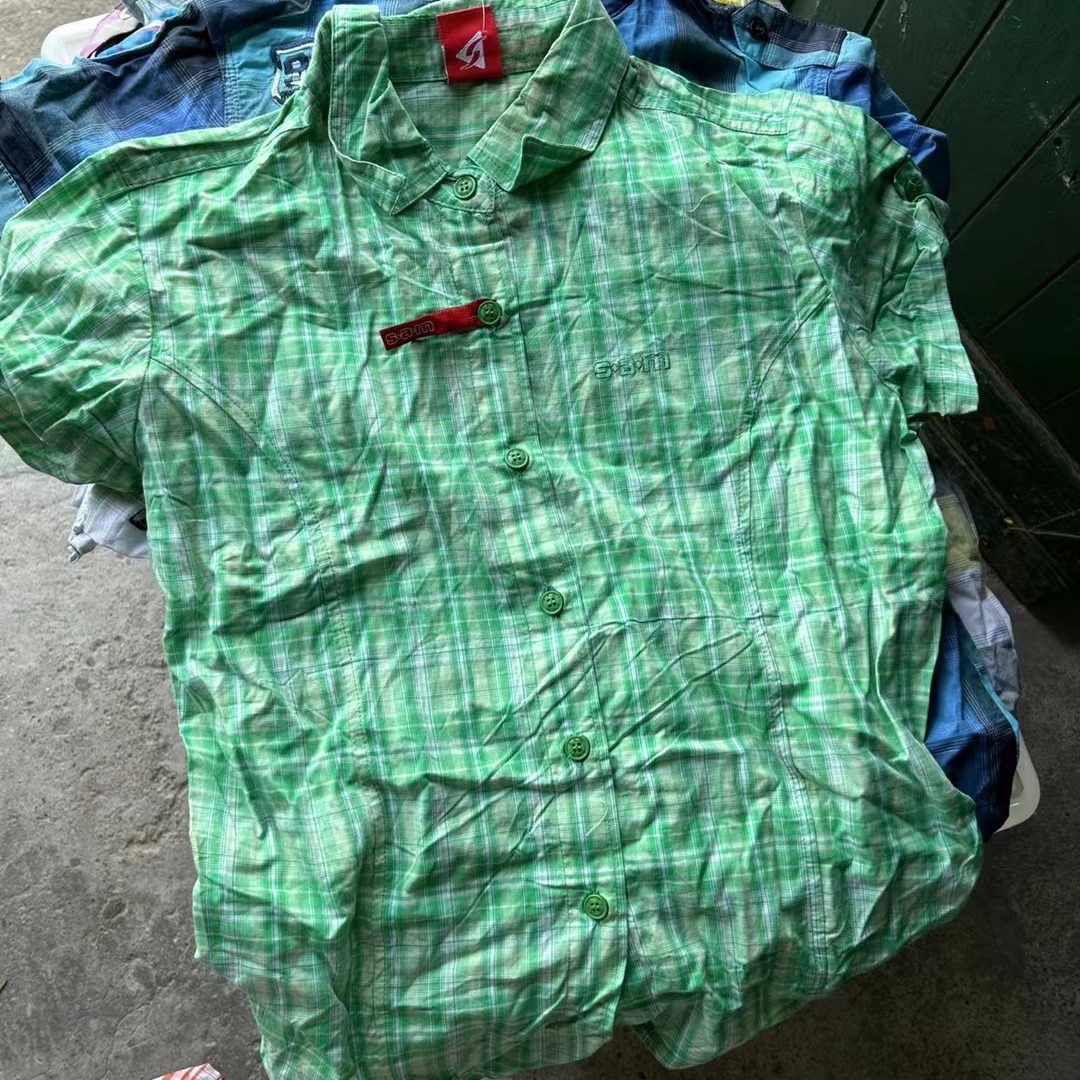 Camisa a cuadros para niños europeos y americanos de cola única mediana y grande 24 nuevos hombres y mujeres de manga corta Varios forro de verano hexagrama