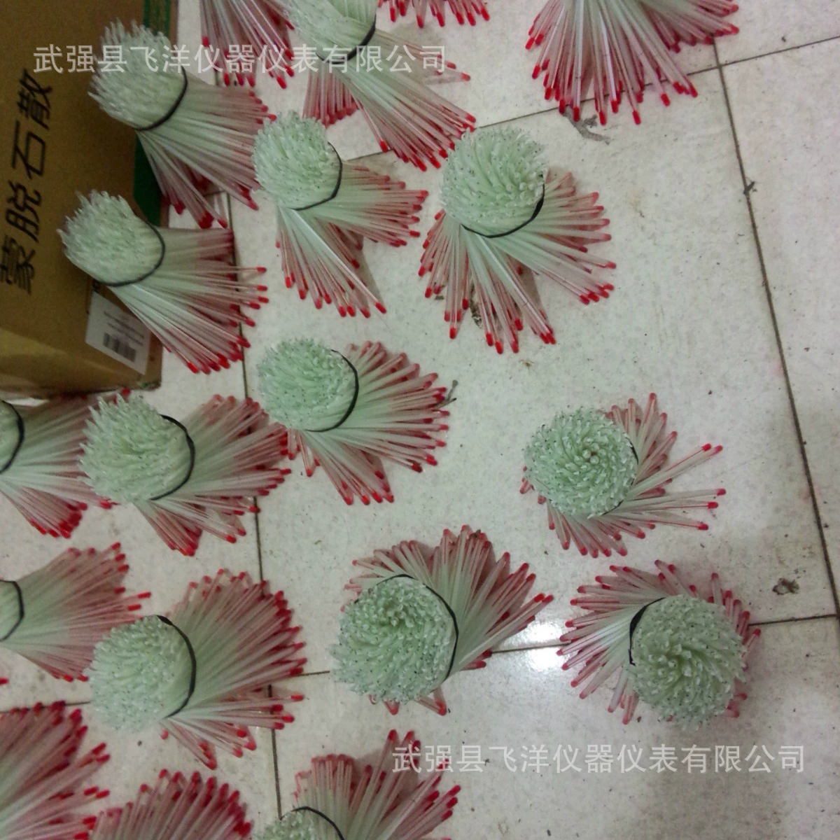 На складе оптовый стеклянный термометр красная жидкость 6CM0-50 ℃ на складе термометр 8CM100 ℃