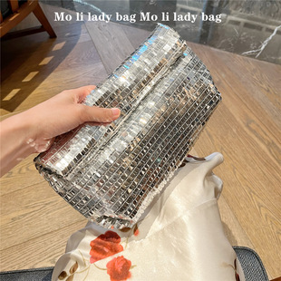 2024�¿�W�tͬ��r�������XƬ��Ƭ���ð���ץ���ְ��W�������Ů