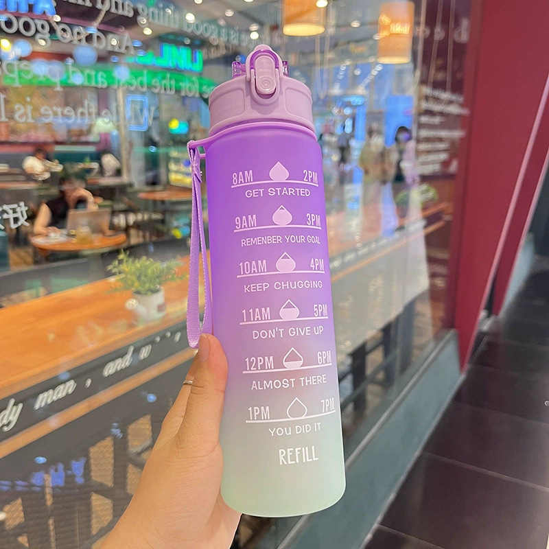 Taza de agua de plástico, botella de agua deportiva de color degradado resistente a altas temperaturas, escala portátil, taza de paja de verano transfronteriza de Amazon al por mayor