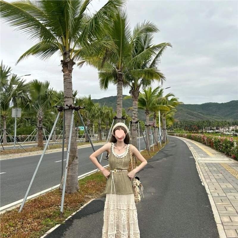Tea-Inspired Outfits for Petite People: Bohemian Ethnic Style Sleeveless Tops and Hollow-Out Skirts