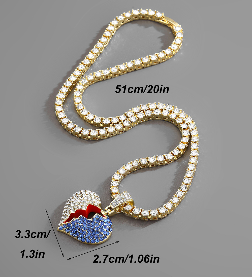 Heart Shaped Necklace Personalized Hollow Alloy Diamond Pendant_voghion.com