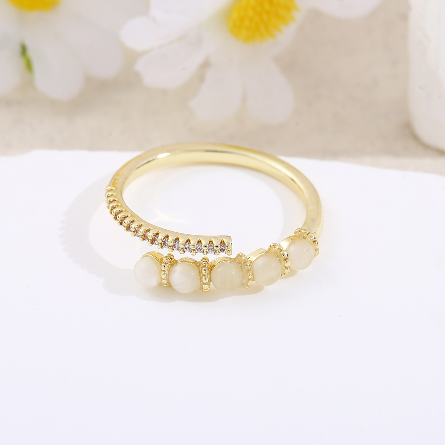 Sparkling Ring For Women, Crafted With Romance.Sleek & Comfortable, Designed To Highlight Your Charm.A Subtle Yet Stunning Piece For Dates,_voghion.com
