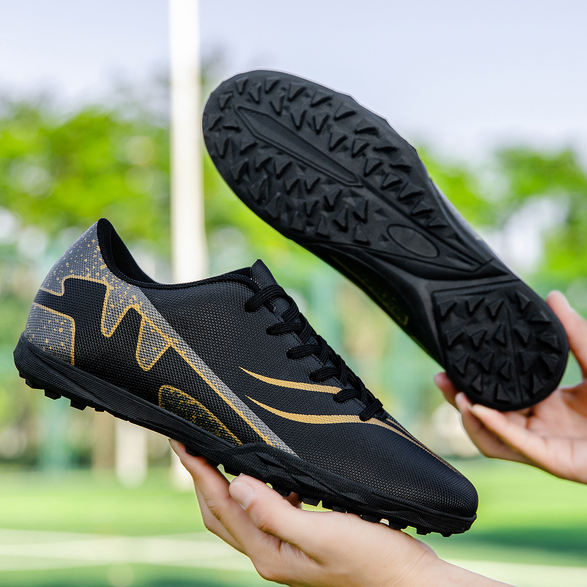 Zapatos de fútbol para adultos de corte bajo 2025 nuevo entrenamiento profesional zapatos de clavos largos estudiantes adolescentes zapatos de fútbol especiales