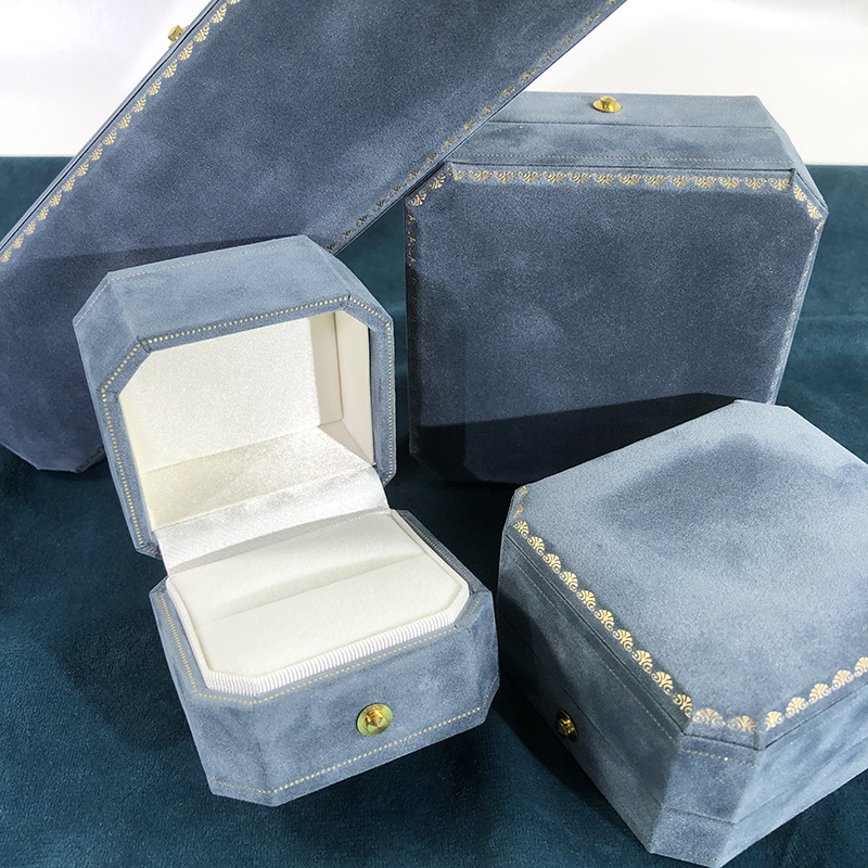 Elegant Solid Color Flannel Jewelry Boxes display picture 2