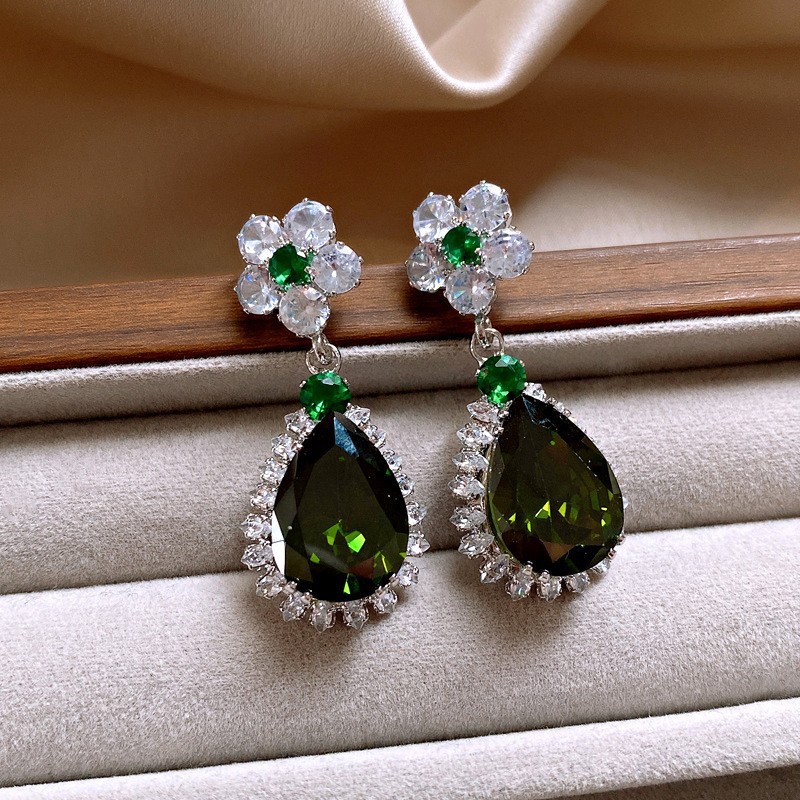 Temperamento de pendientes verdes pendientes ligeros lujosos de alto nivel sensación de pendientes zircon flores joyas geométricas al por mayor fábrica