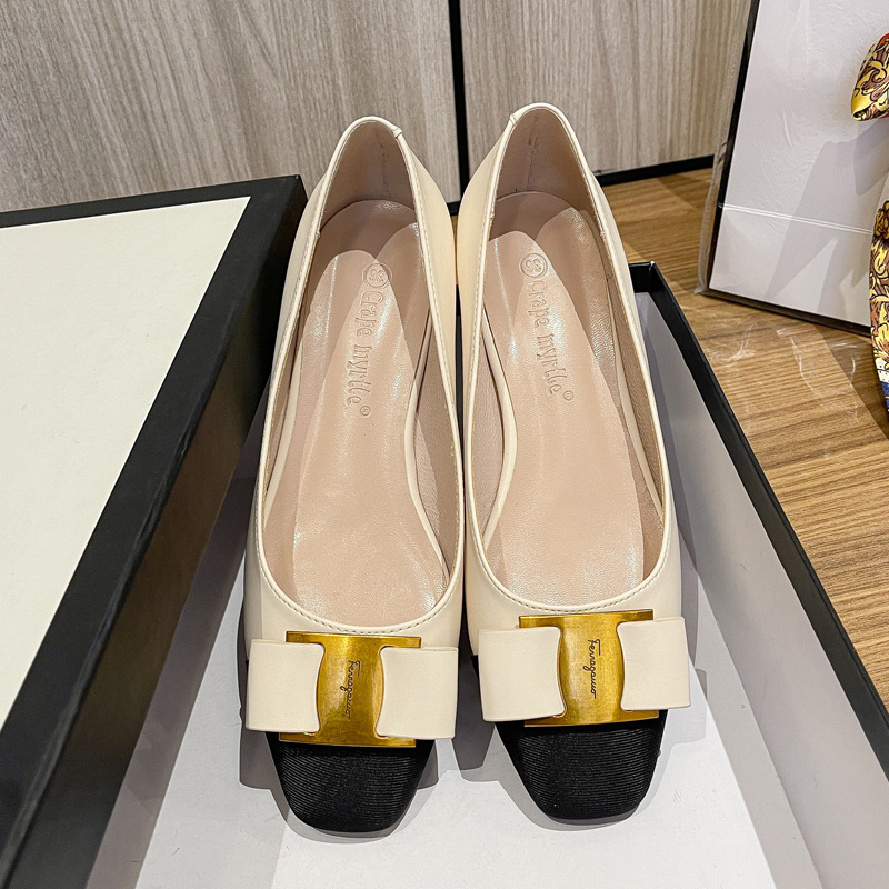 2022 principios de primavera nuevos zapatos de arco de mujer zapatos de tacón grueso de mujer zapatos de trabajo de tacón bajo de color claro 738