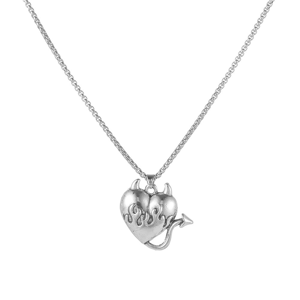 fashion new sweater chain heart hip-hop trend cool skull clavicle chain