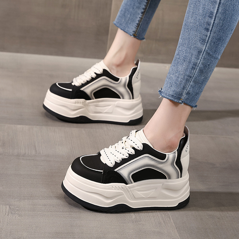 Giày sneaker nữ đế dày tăng chiều cao phong cách vintage — màu đen