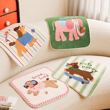 卡通可爱方形仿羊绒坐垫办公室学校宿舍椅子坐垫亲肤隔凉耐脏屁垫