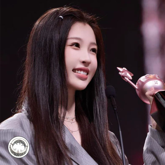 虞书欣同款金属发扣刘海发夹女高级感编发神器侧边夹水钻圆形发环