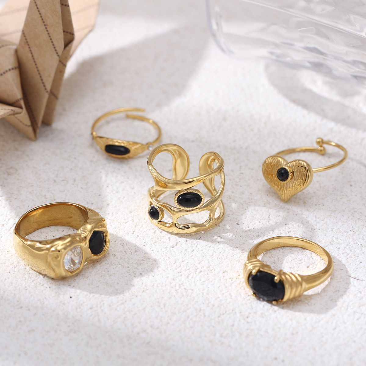 Anillo de acero inoxidable de la mujer no decolor anillo incrustado de zircon ligero de lujo nicho joyería de venta caliente transfronteriza