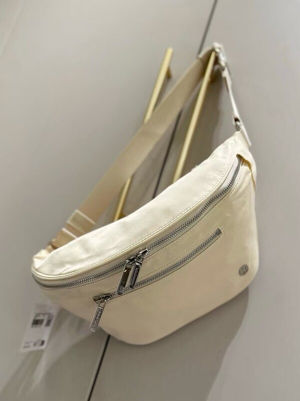 lululemon City Essentials Bag 3L男女运动胸包腰包单肩斜挎包|undefined