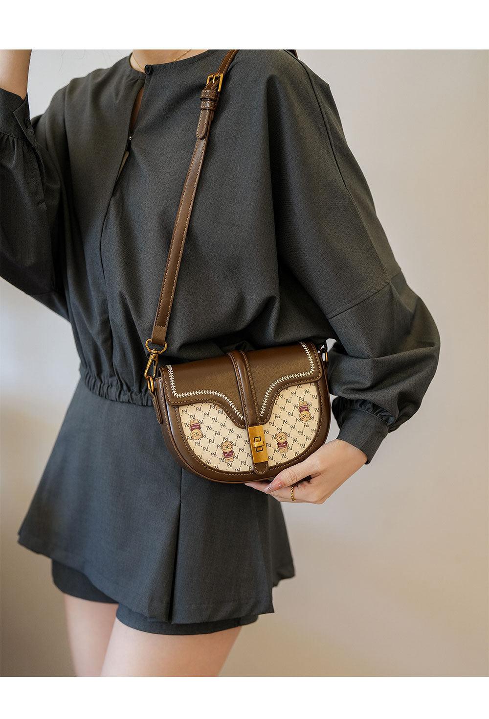 One-shoulder Cross-body Bag Image 3
