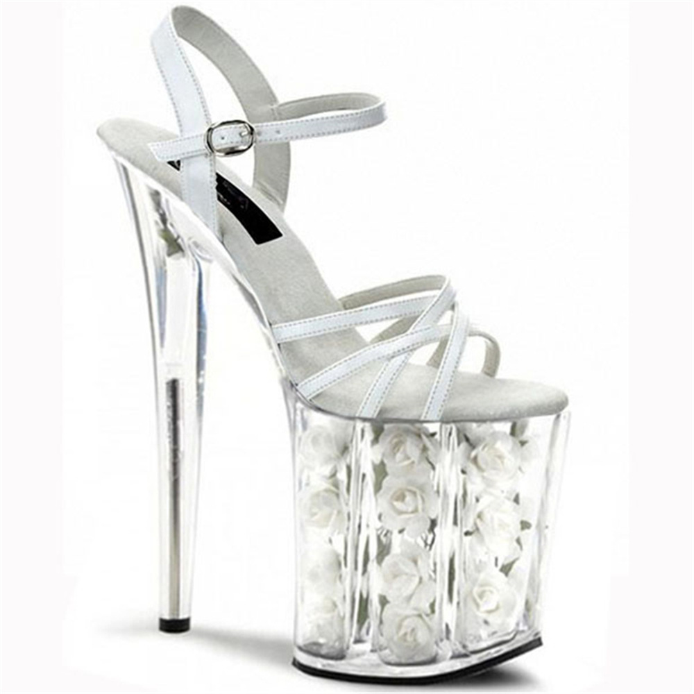 Sandalias rojas de tacón alto para mujeres 2024 verano nuevo estilo europeo y americano hebilla universal tacones delgados zapatos transparentes de mujer