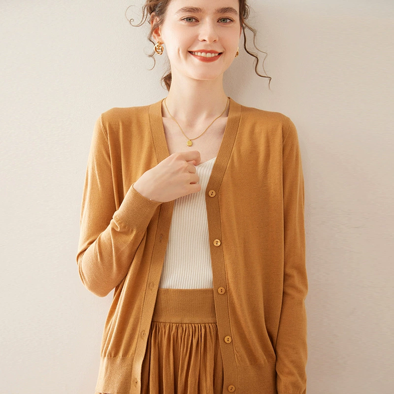 Кашемировый кардиган с кардиган с камвольным v-образным вырезом