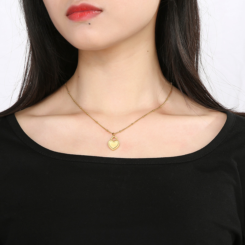Women's Gender Simple Style Style PVD Coated 18K Gold Plated Heart Shape Titanium Steel Simple Style Waterproof Non Tarnish Titanium Steel Pendant Necklace