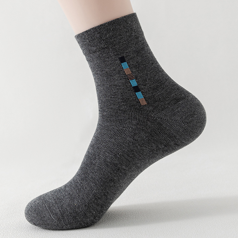 темно-серый